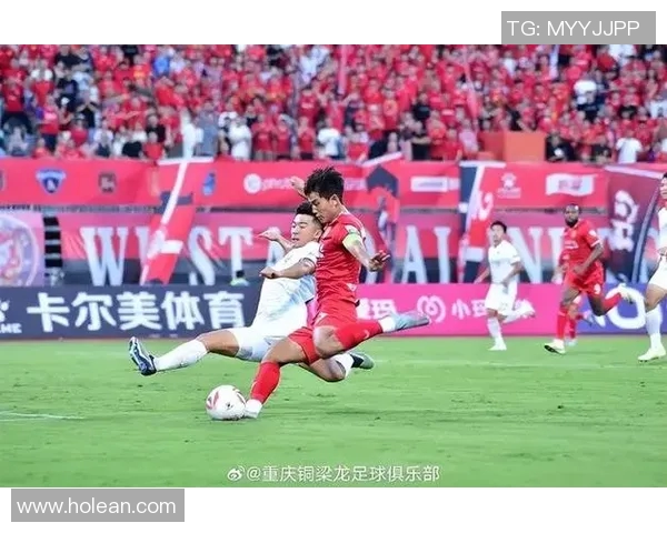 重庆足球队灵活性分析在联赛中的表现与战术调整探讨